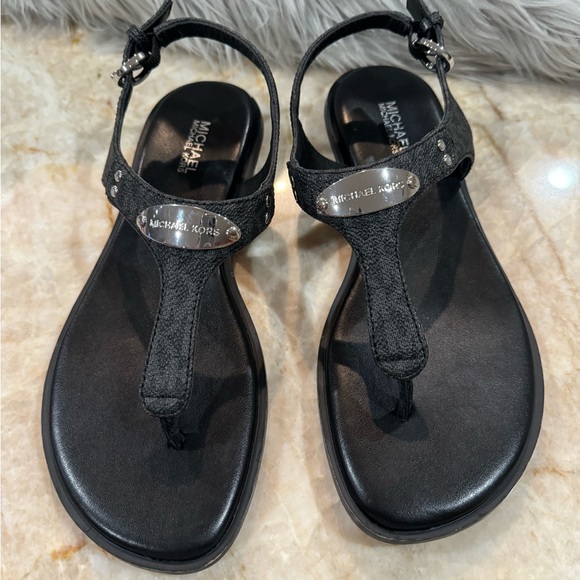 Michael Kors Women’s MK Logo Plate Sandals. New - Picture 6 of 7